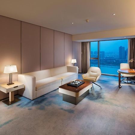 ฮิลตัน ฉวนโจว ริเวอร์ไซด์ Hotel เฉวียนโจว ภายนอก รูปภาพ