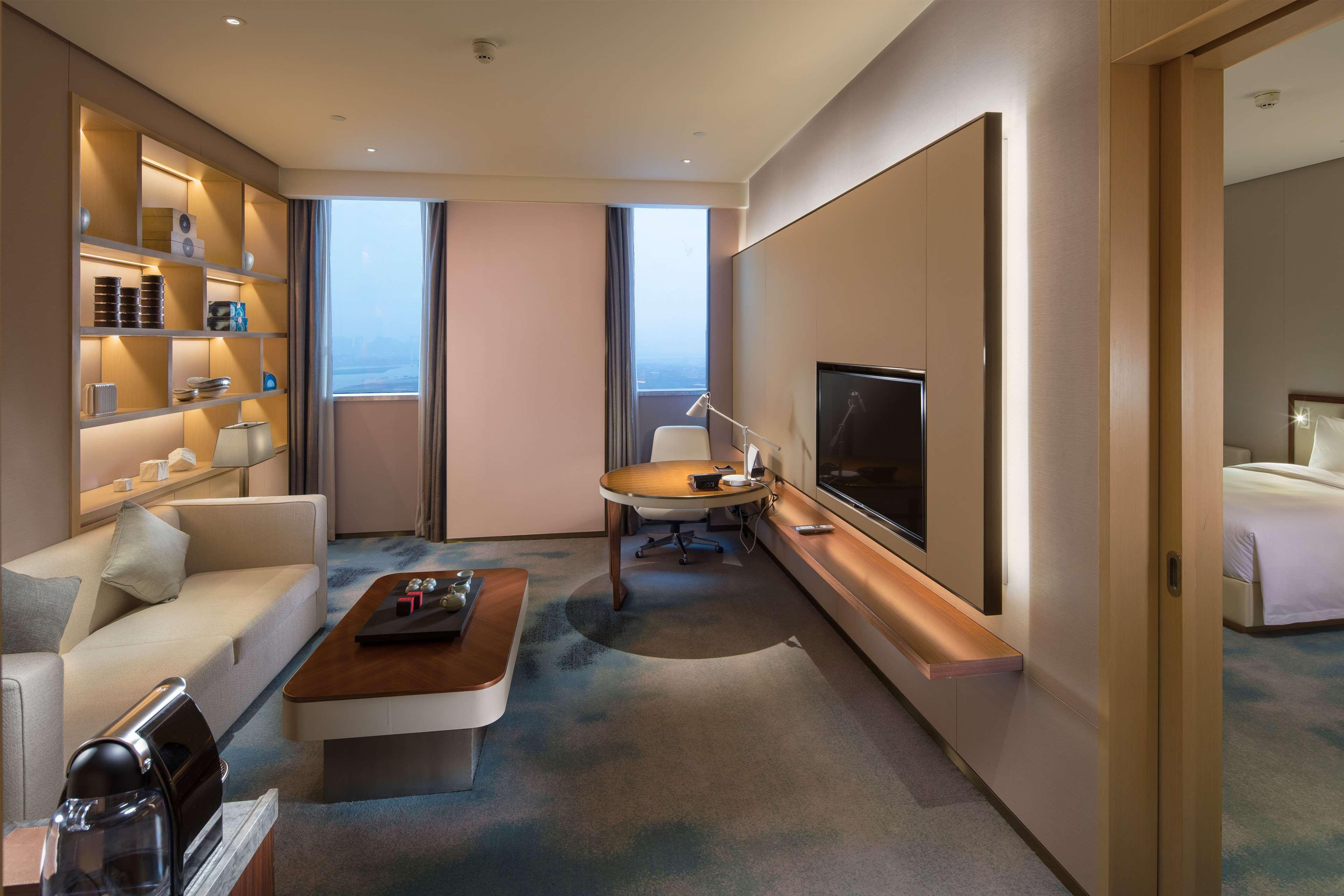 ฮิลตัน ฉวนโจว ริเวอร์ไซด์ Hotel เฉวียนโจว ภายนอก รูปภาพ